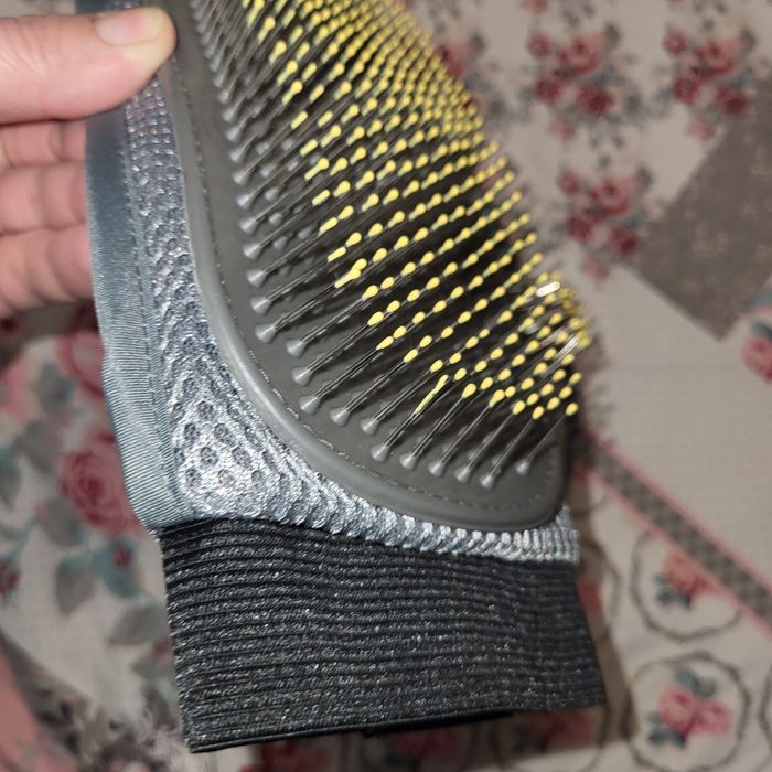 Щитка расческа рукавица.для животных ,котов ,собак