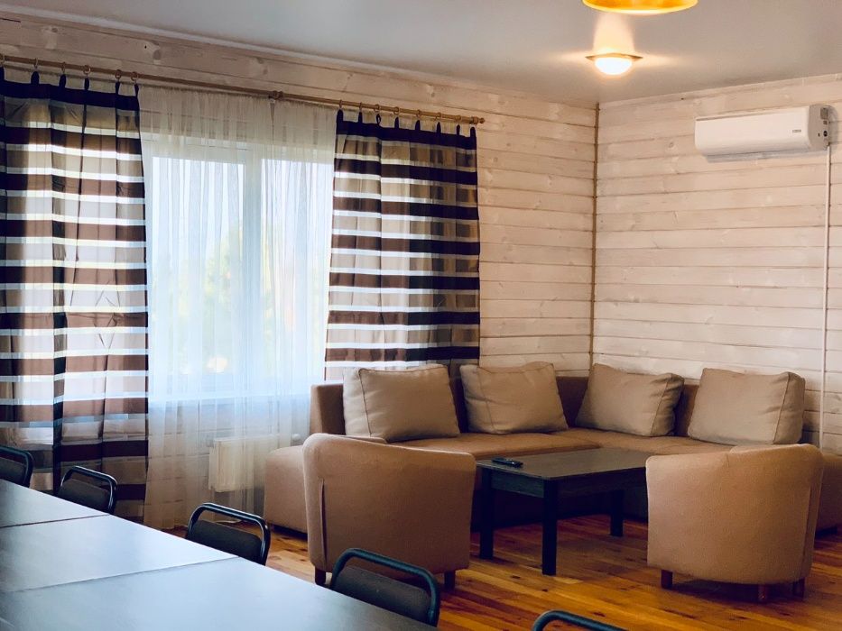 Посуточная аренда дома 460 кв., 6 раздельных спален. Сауна.