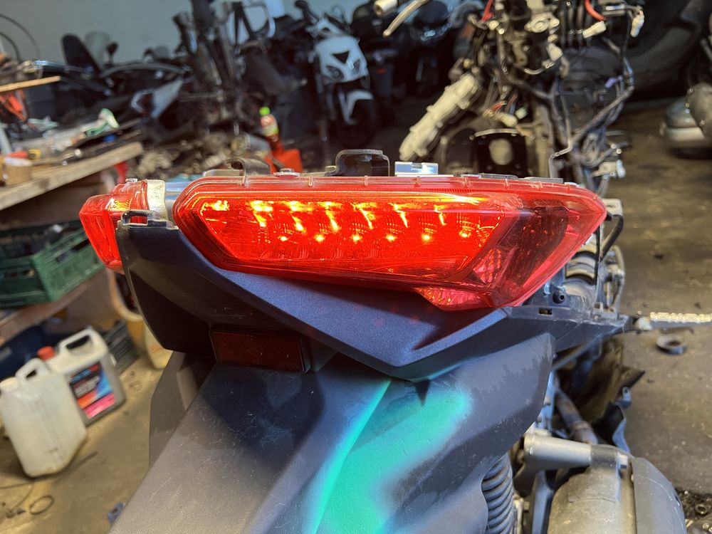 Yamaha xmax 125 lampa lampy tył 14/17