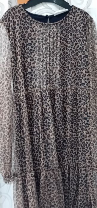 Vendo varios vestidos de menina.12.13 14.anos