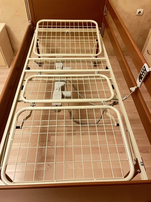 Ліжко для лежачих хворих