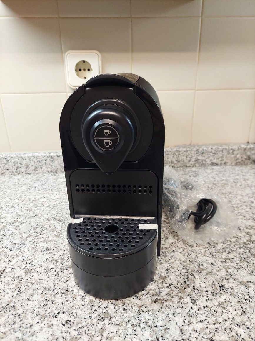 Máquina café pastilhas Nespresso Nova nunca usada
