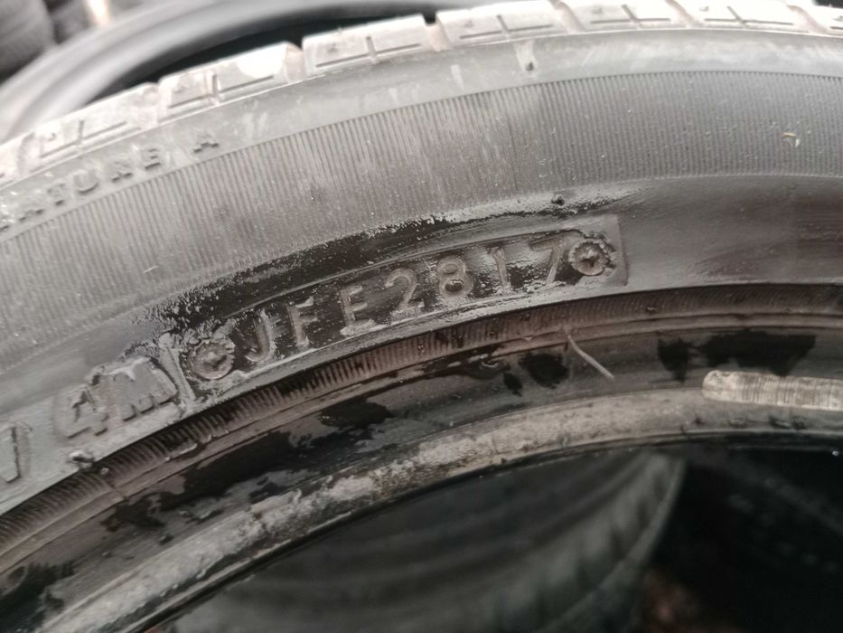 Opona używana 215/50R17 Bridgestone Turanza ER33 1szt.