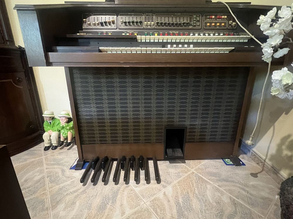 Piano Solina F218