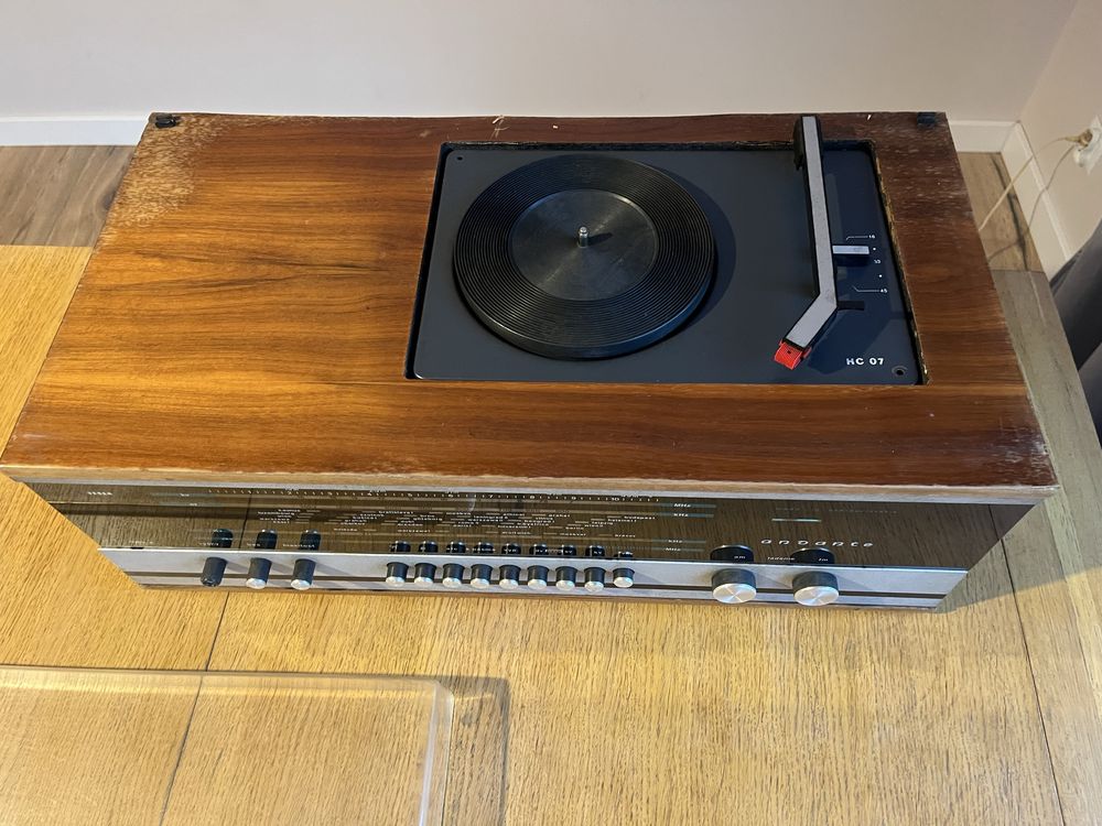 Stare Radio Tesla 1026 A do renowacji z gramofonem