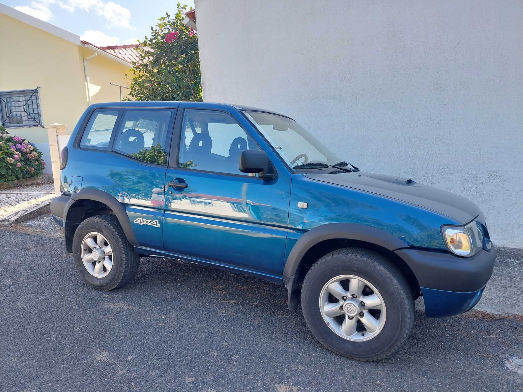 Nissan Terrano II R20 E apenas 93 000 Km