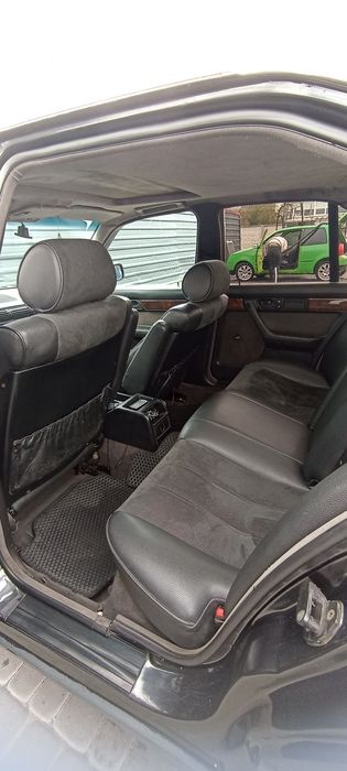 Автомобіль BMW на повному ходу!