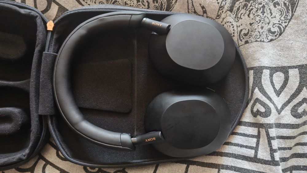 Sony WH-1000 xm5