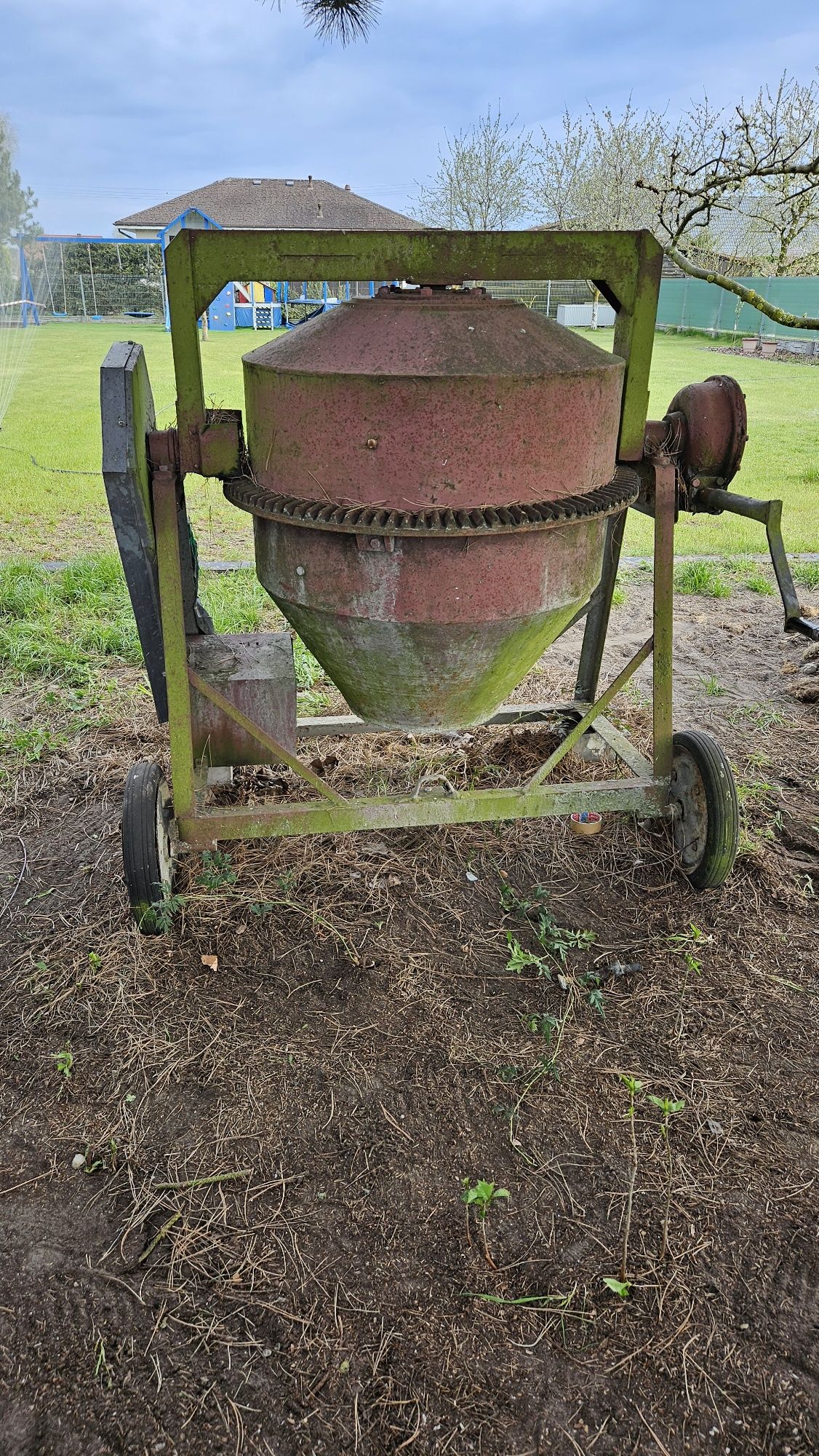 Betoniarka 250 l