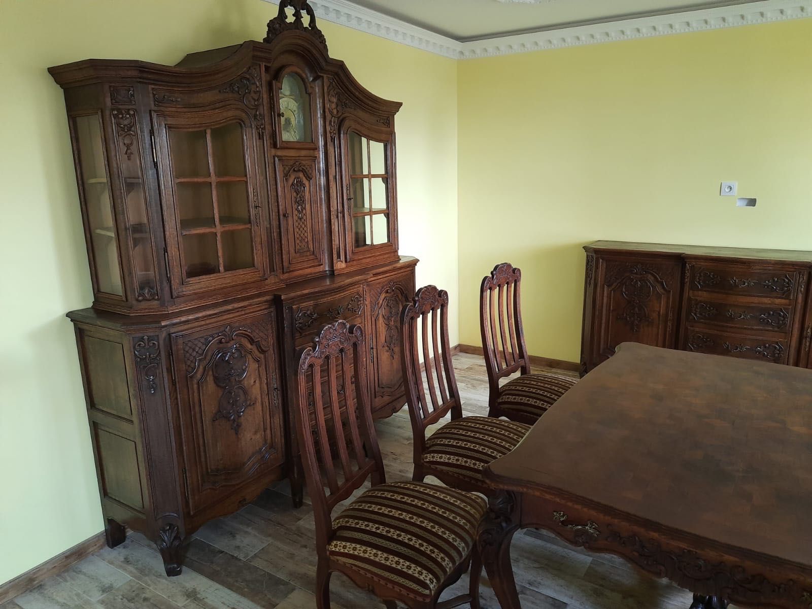 Zestaw mebli do salonu - piękny antyk