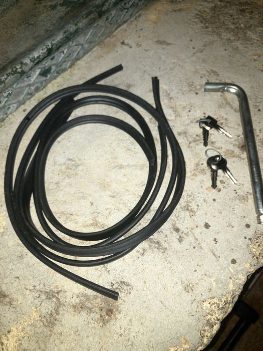 Barras de Tejadilho + 2 Suportes de Bicicleta