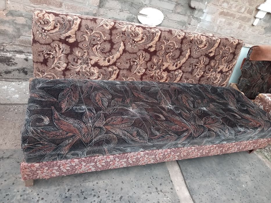 Продам дивани б/у