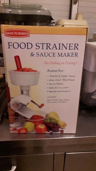 Back to Basics Food Strainer & Sauce Maker