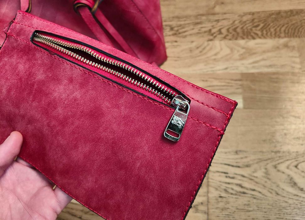 Сумка, шопер Burberry Red Leather Tote Bag