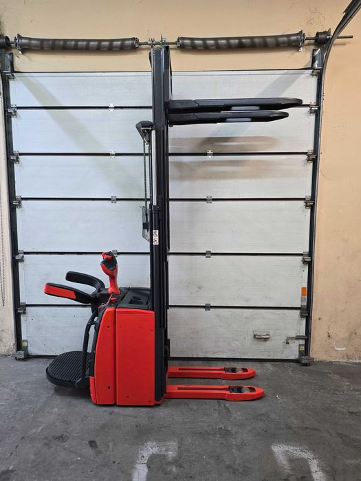 Штабелер самохідний Linde 1.4 тонни, підйом 4,352 метра 2021 рік