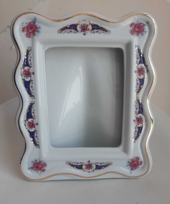 Linda Moldura em Porcelana, estilo "Limoges"