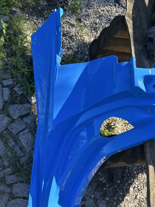 Chevrolet corvette c8 prawy próg prawa listwa progowa progi poszycie