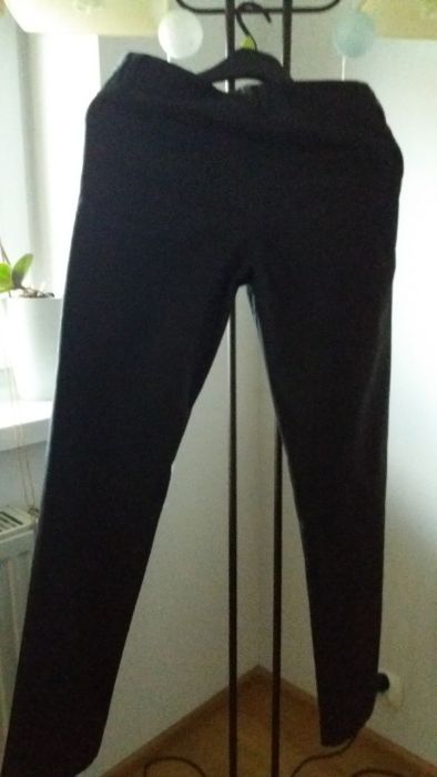 Młodzieżowe, męskie spodnie ZARA, rozm. 40.