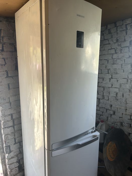 Продам холодильник samsung