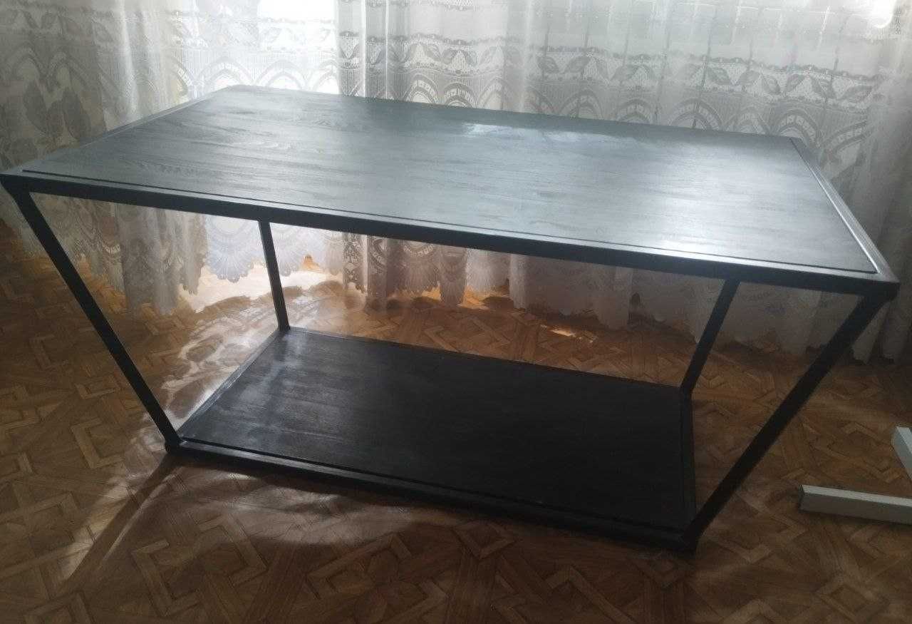 Журнальний столик із натурального дерева в loft стилі