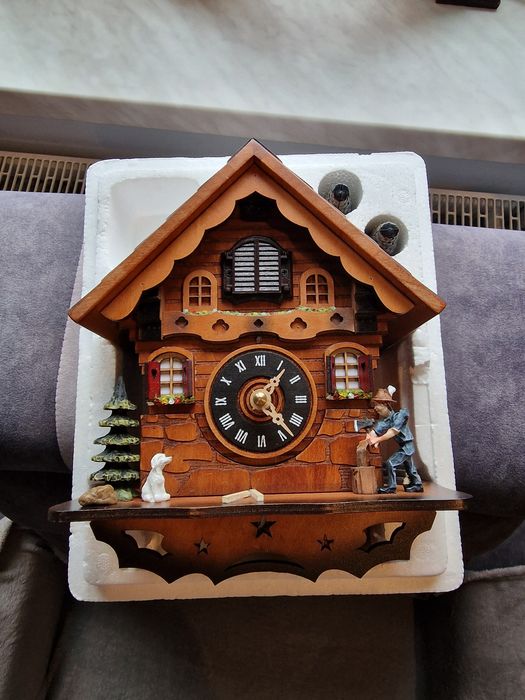 Zegar z kukułką firmy KINTROT. Bardzo ładny.