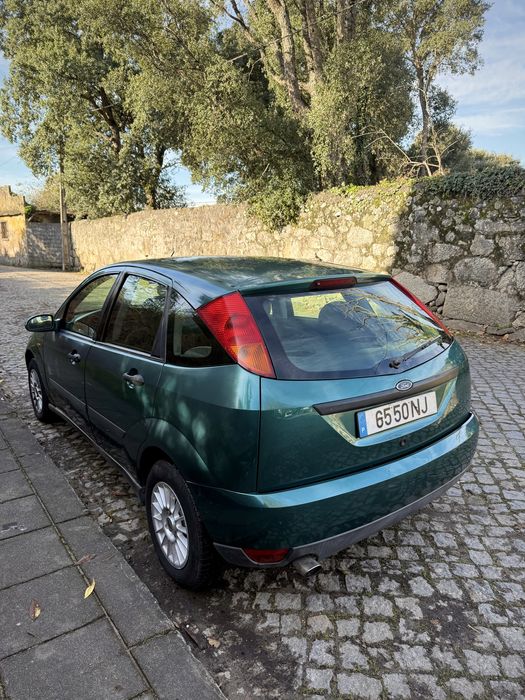 Ford Focus 1.4 Z-Tec Impecável