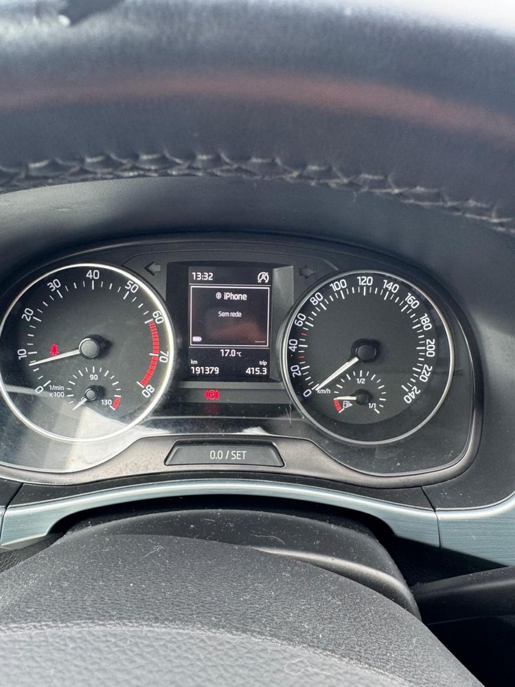 Skoda Fabia 2015 como novo