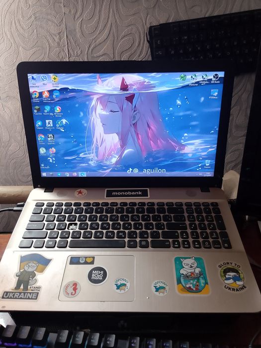 Ноутбук asus для учёбы некоторые старые игры тянет тоже