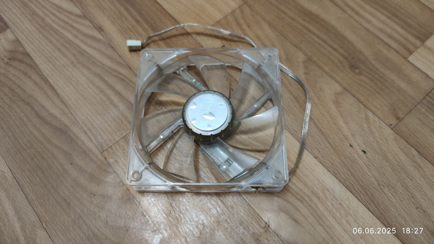 Блок питания до компютера на 400w.