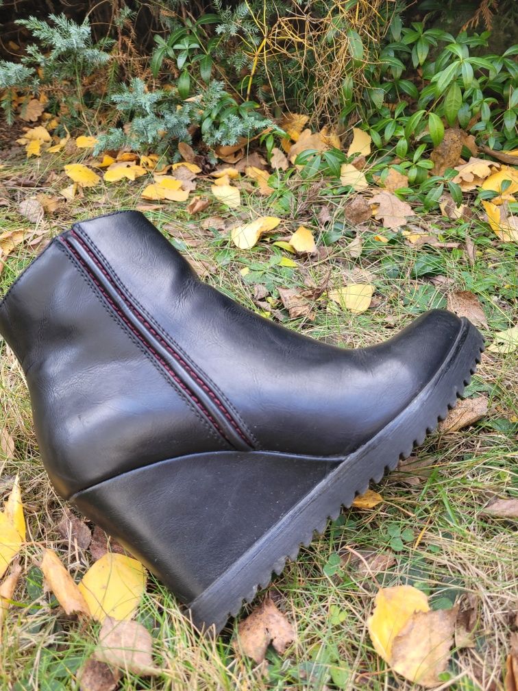 Buty kozaczki na koturnie 37