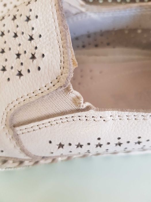 Mokasyny Włoskie białe z kamykami roz 36