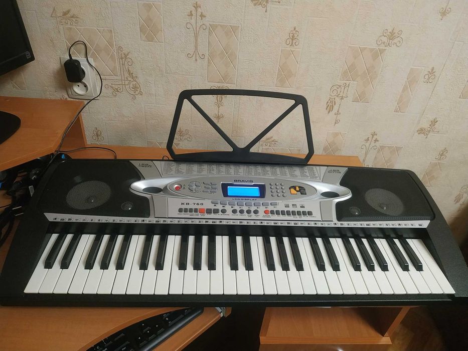 Синтезатор Bravis КВ-760