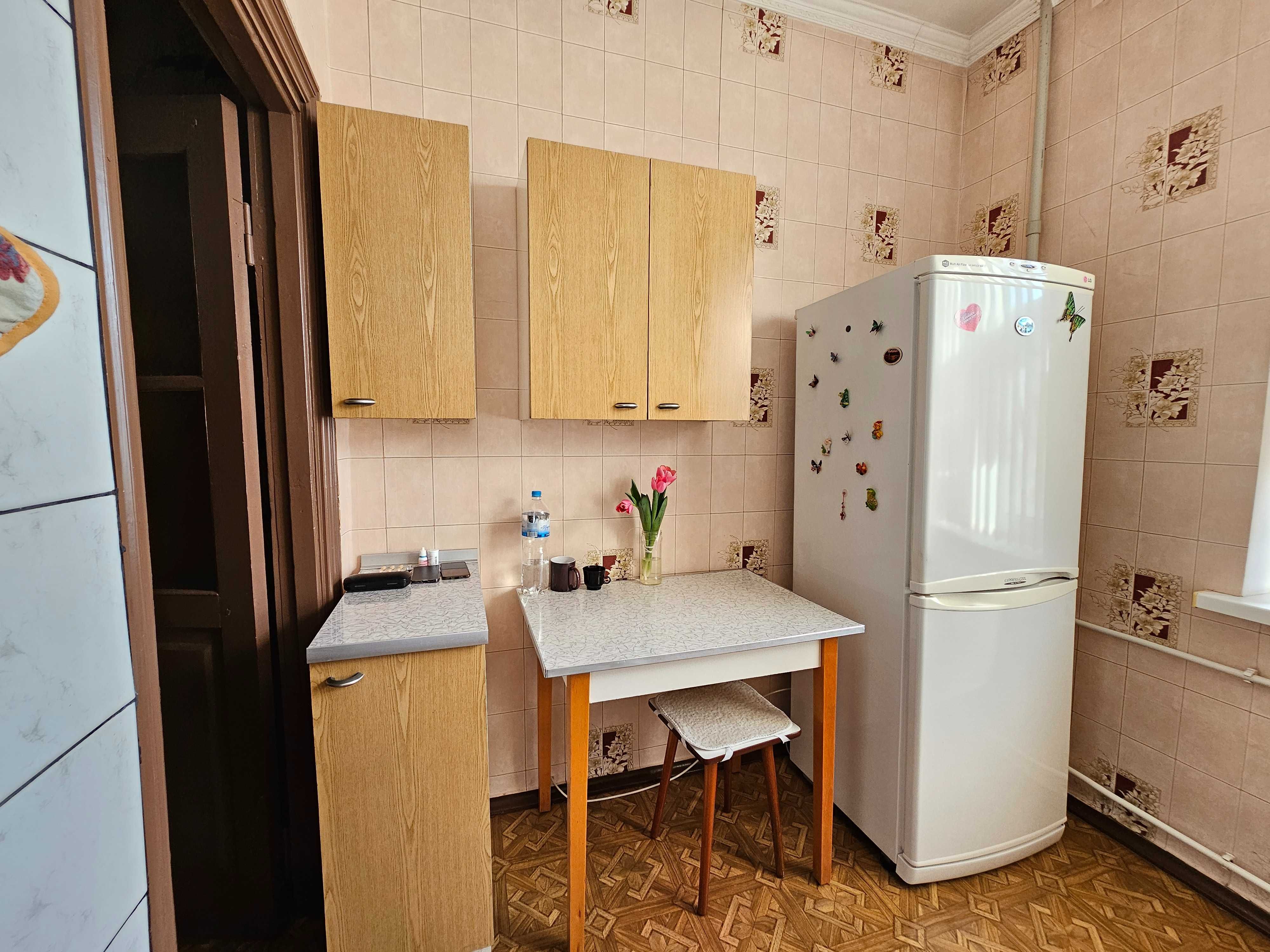 Продаётся двухкомнатная сталинка на автовокзале, Днепр шоссе