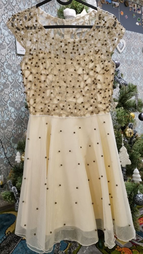 Шикарное женское  платье блестящее S