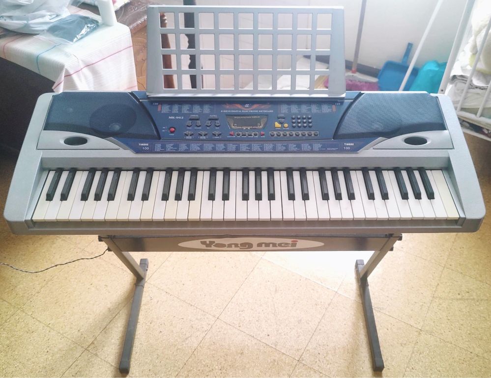 Teclado com suporte