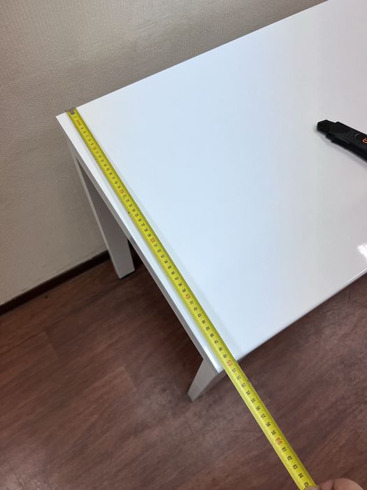 Стол манікюрний із місцем для вбудованоі витяжкки