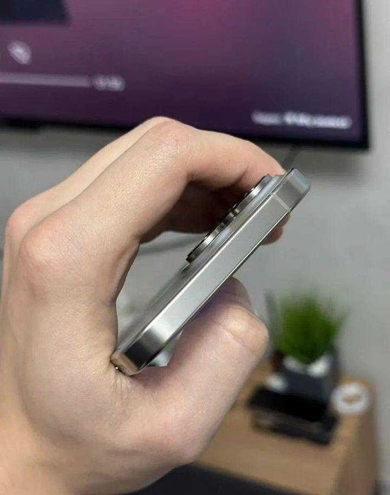 iPhone 16 Pro Max, 256 ГБ, SIM + eSIM