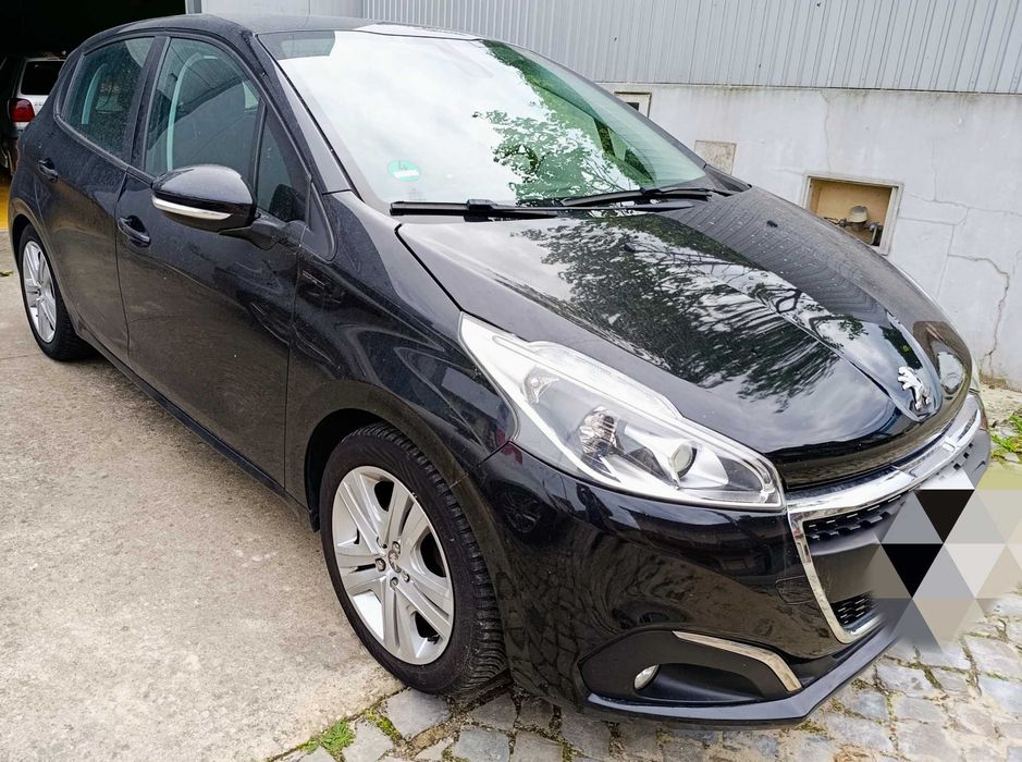 Peugeot 208 1.2i signature Ano 2019