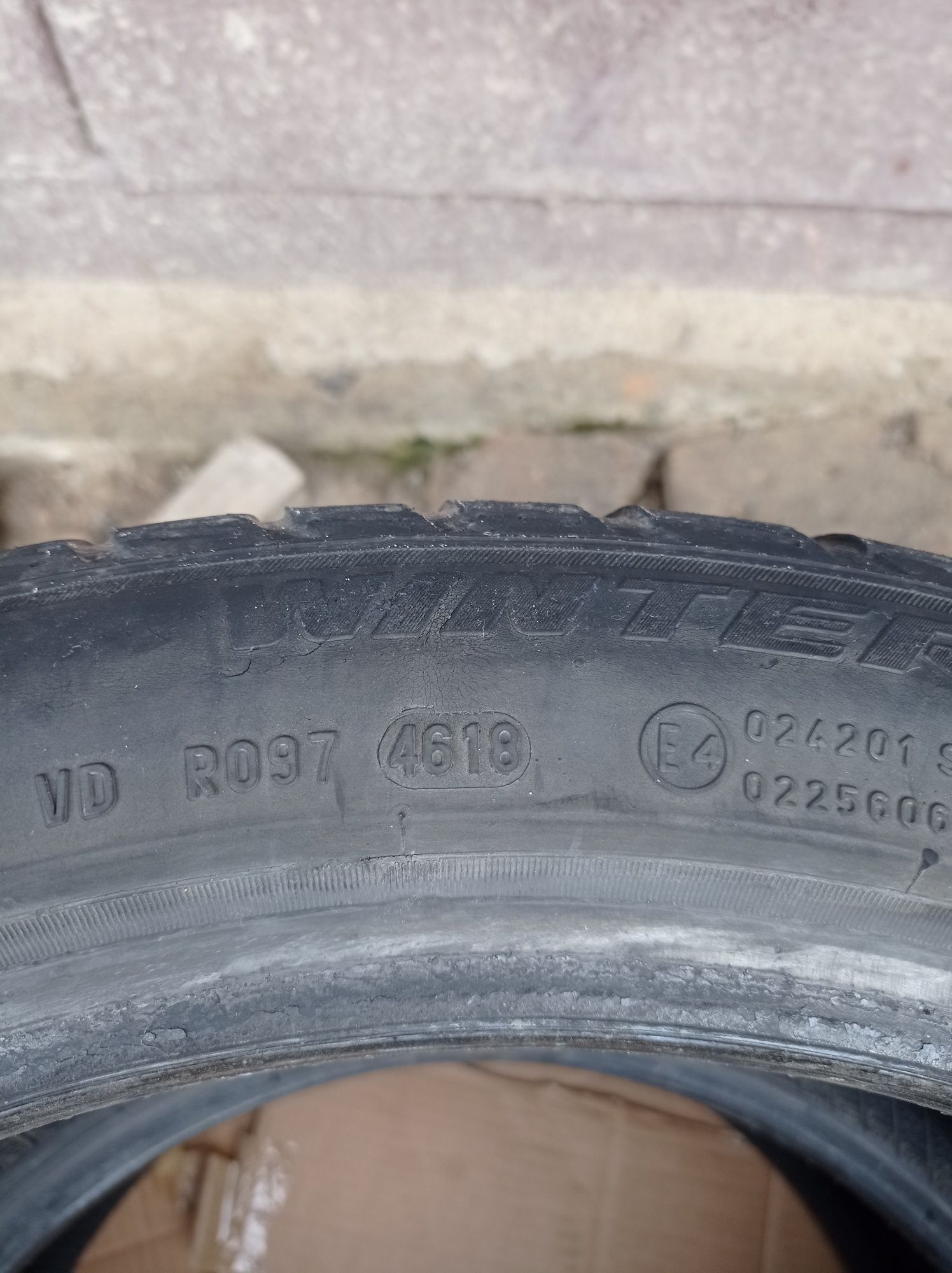 Продам резину 245/40 r18