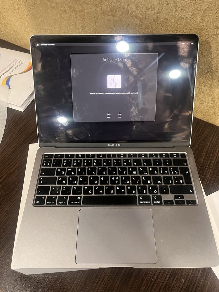 MacBook Air M1 8/256 Gb продам