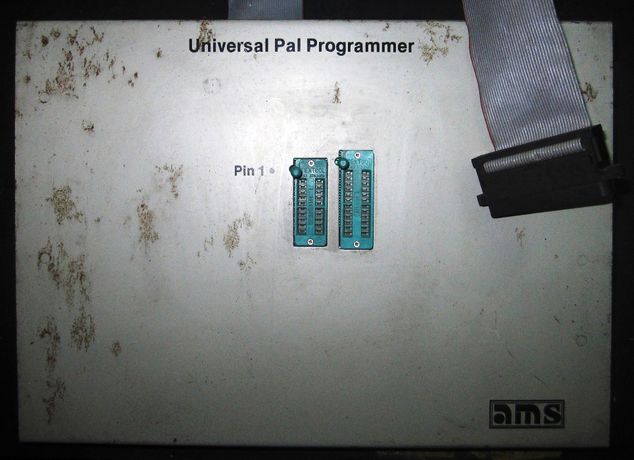 Programador PAL universal