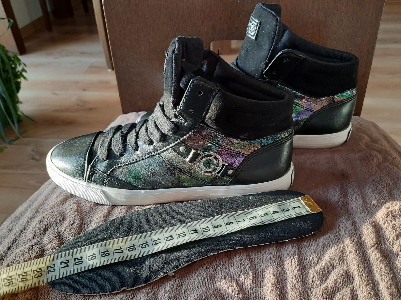 Trampki nowe  roz. 38 Guess