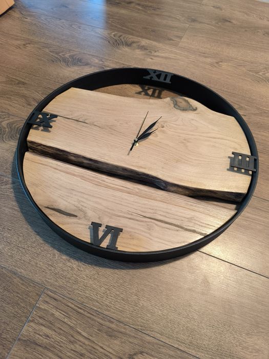 Drewniany zegar ścienny loft / industrialny – ręcznie wykonany