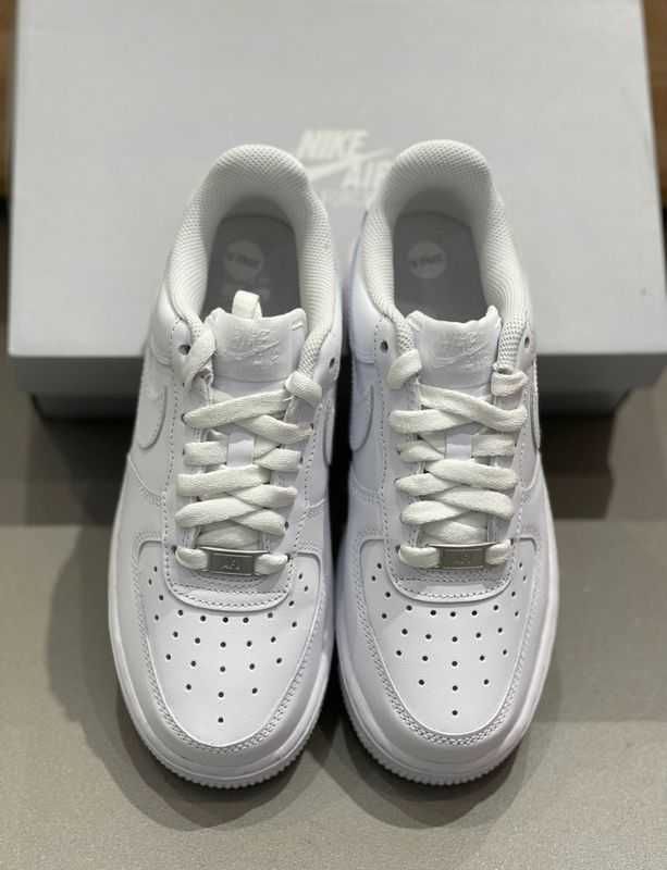 NIKEAir Force1Low07 R.37.5