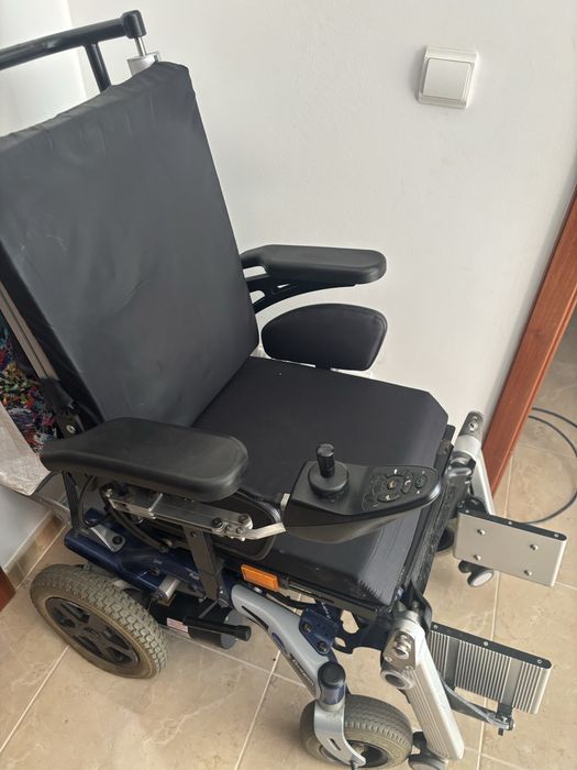 Cadeira de rodas elétrica Invacare Dragon Verticalizer