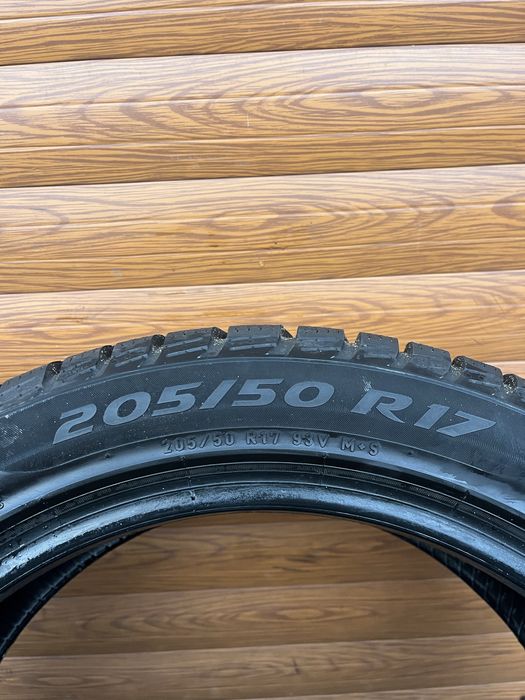 205/50/17 Pirelli 4 opony zimowe