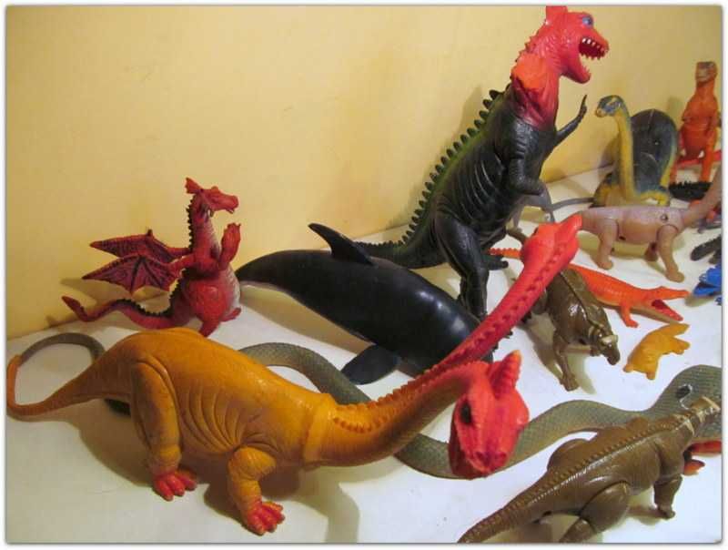 Figurki DINOZAURY smoki węże pająk DUŻY ZESTAW 31 gadów