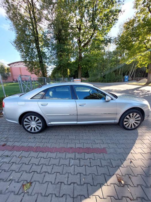Audi A8 D3 quattro 3.0 tdi 233 km