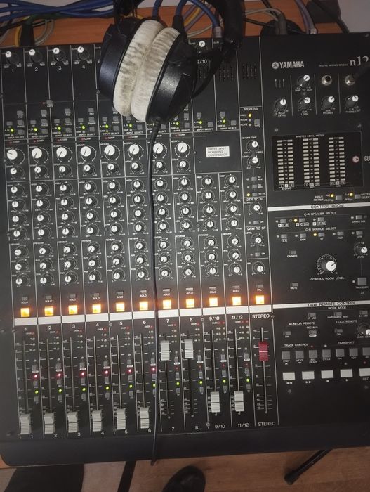 Yamaha n12 мікшерний пульт