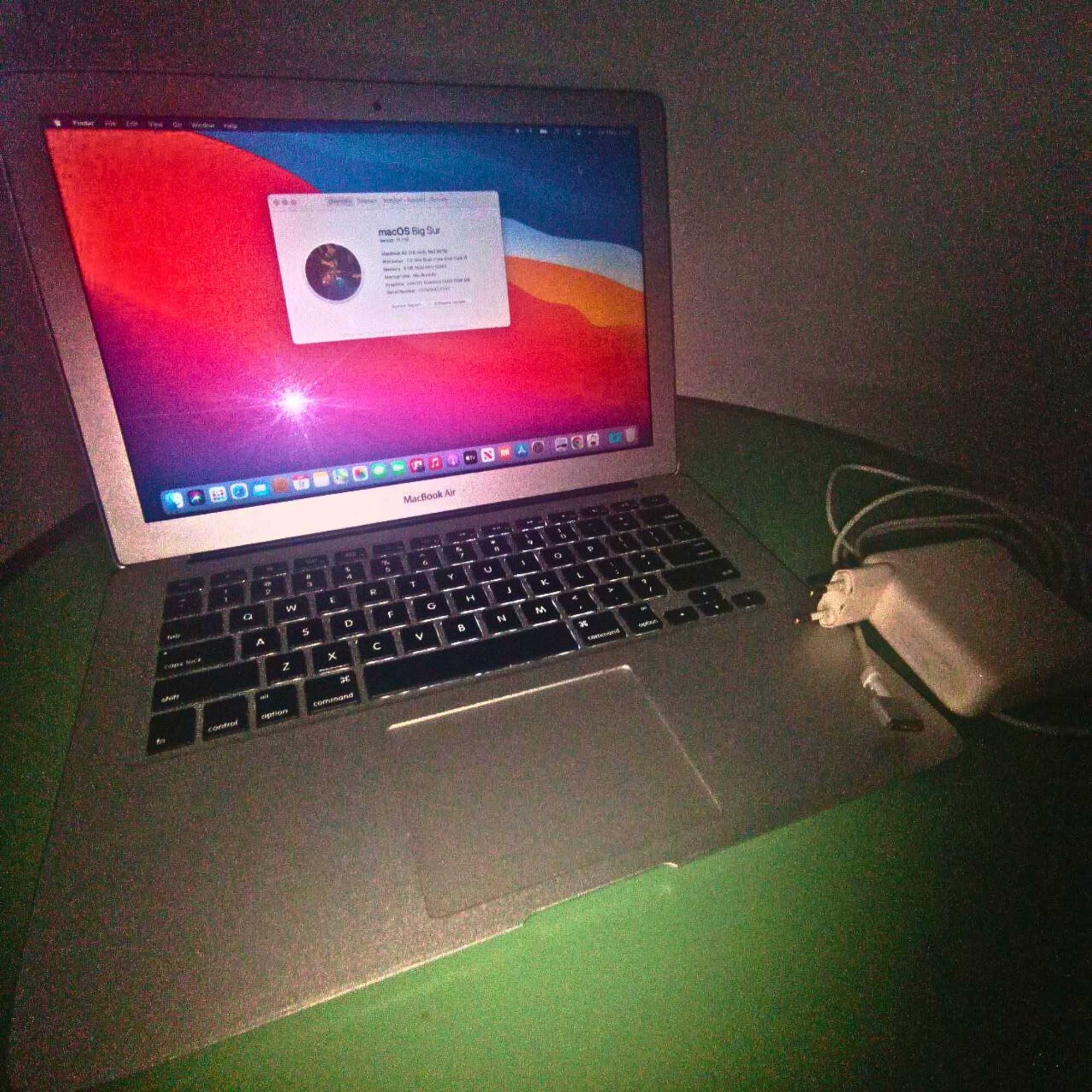 Apple MacBook Air 13" 128GB. 2014. Excellent, Like New. 85W Charger